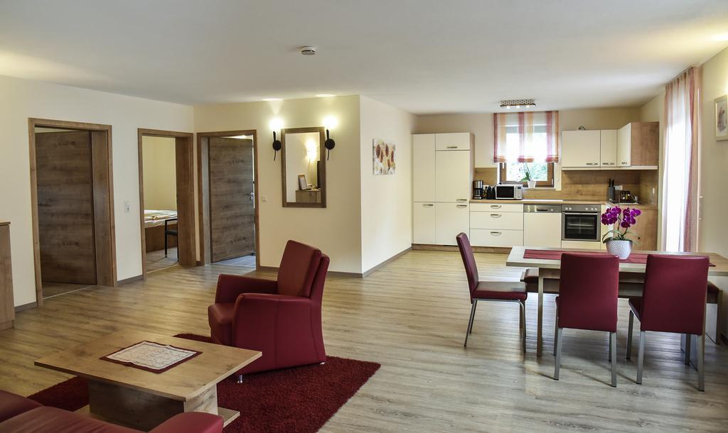 Landhotel Zum Adler Oberbechingen Esterno foto